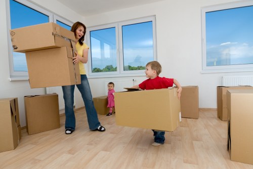Reliable local moving support for a property relocation in Merton